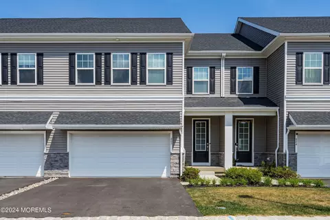 805 Aviator Ave, Marlboro, NJ 07746
