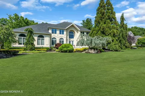 319 Sinclair Ct, Morganville, NJ 07751