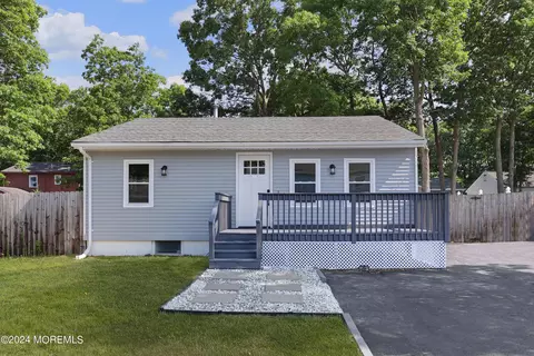 1934 Ravenwood Dr, Toms River, NJ 08753