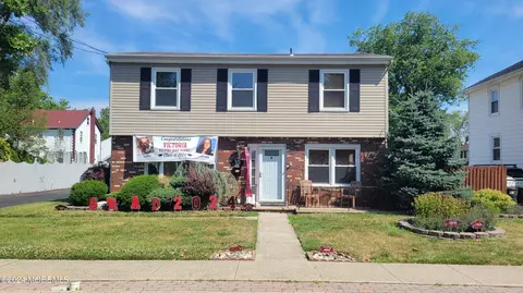 15 Jackson St, Keyport, NJ 07735