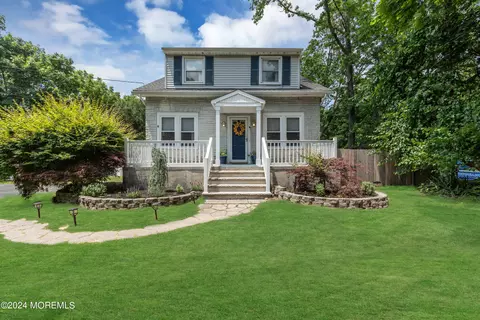 112 Oak Glen Rd, Howell, NJ 07731
