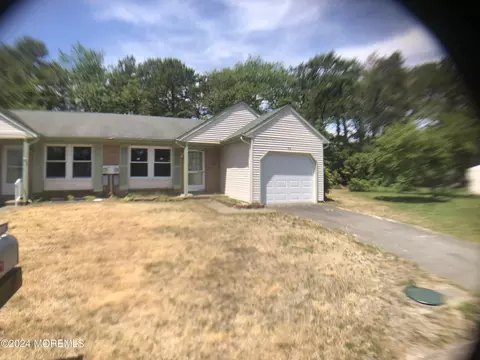 5 Stonybrook Ct # B, Whiting, NJ 08759