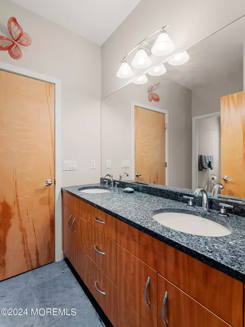 Bath - 1197 Capstan Dr, Forked River, NJ 08731 photo 1 of 5