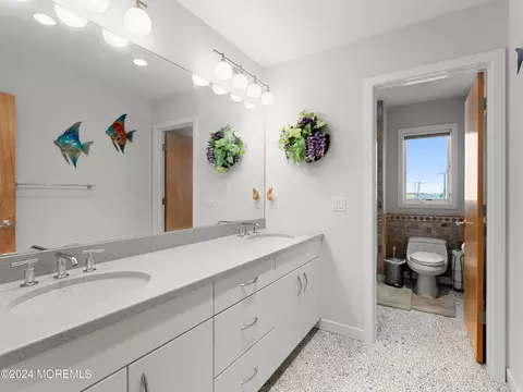 Bath - 1197 Capstan Dr, Forked River, NJ 08731 photo 5 of 5