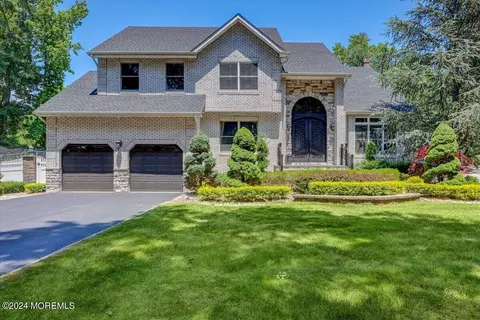 70 Sandpiper Dr, Manalapan, NJ 07726
