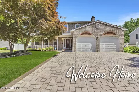 209 Smokerise Ln, Toms River, NJ 08755
