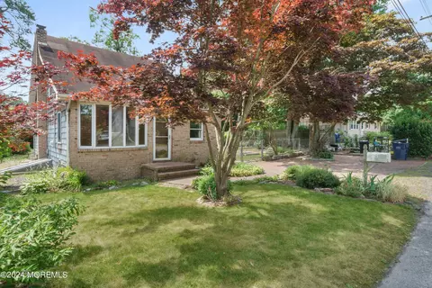 225 Pacific Ave, Beachwood, NJ 08722