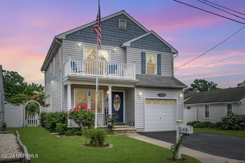 44 Gladney Ave, Toms River, NJ 08753