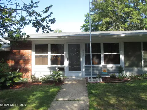 552 Sheffield Ct #100D, Lakewood, NJ 08701