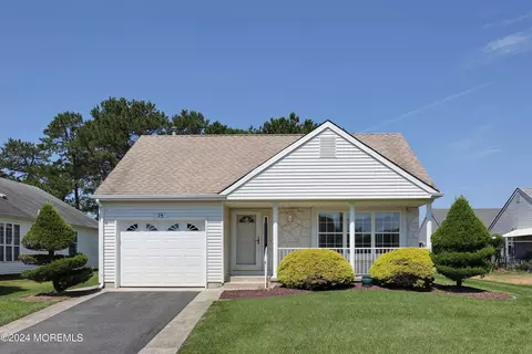 25 Sheffield Dr, Toms River, NJ 08757