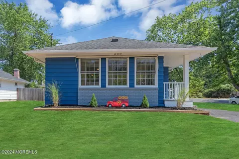2 Catalina Ct, Toms River, NJ 08753