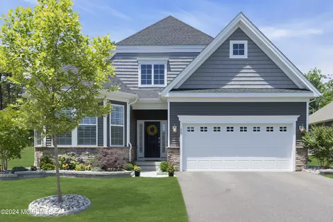 26 Flanders Dr, Barnegat, NJ 08005