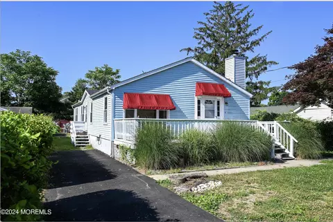 605 Warren Ave, Spring Lake Heights, NJ 07762