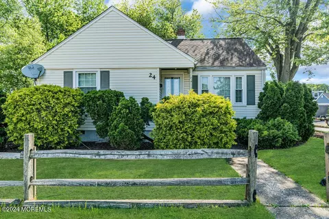 24 Snyder Ave, Keansburg, NJ 07734