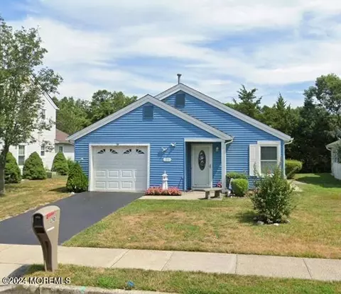 30 Pine Oak Blvd, Barnegat, NJ 08005
