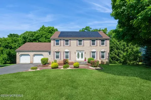 212 Nottingham Rd, Morganville, NJ 07751