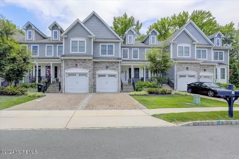 38 Gonzalez Dr, Old Bridge, NJ 08857