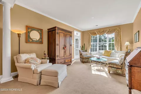239 Sophee Ln, Lakewood, NJ 08701