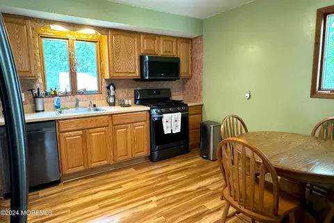 Kitchen - 7 Birch Dr, Jackson, NJ 08527 photo 1 of 3