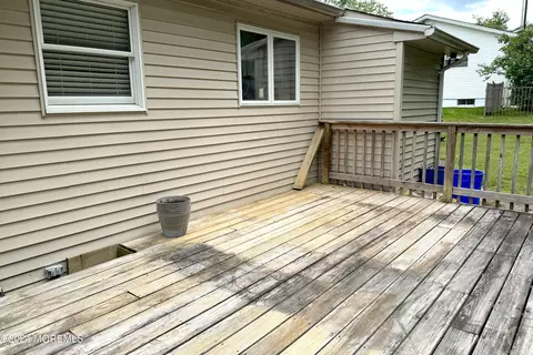 Exterior - 7 Birch Dr, Jackson, NJ 08527 photo 3 of 7