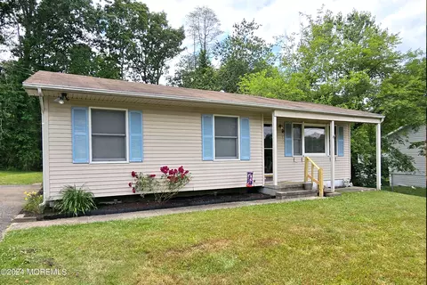 Exterior - 7 Birch Dr, Jackson, NJ 08527 photo 1 of 7