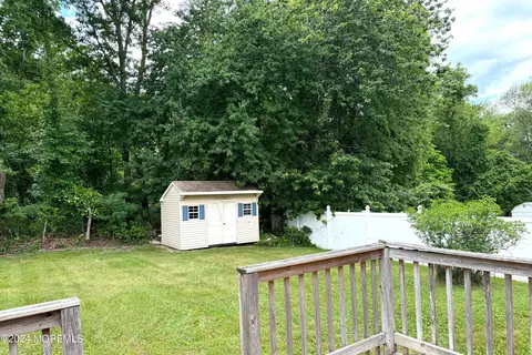 Exterior - 7 Birch Dr, Jackson, NJ 08527 photo 6 of 7