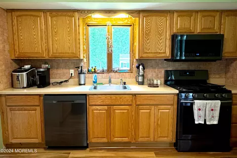 Kitchen - 7 Birch Dr, Jackson, NJ 08527 photo 2 of 3