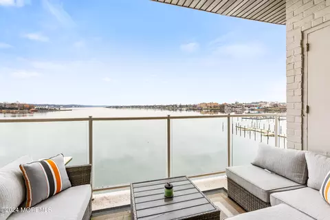 138 Bodman Pl #12, Red Bank, NJ 07701