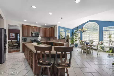 Kitchen - 24 James Dr, Waretown, NJ 08758 photo 3 of 5