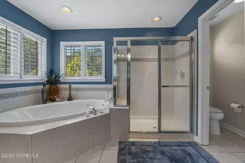 Bath - 24 James Dr, Waretown, NJ 08758 photo 1 of 5