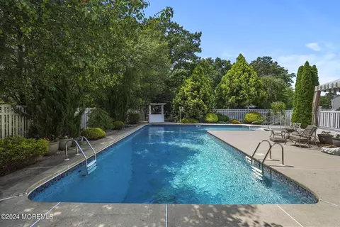 Exterior - 24 James Dr, Waretown, NJ 08758 photo 10 of 11