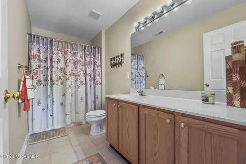 Bath - 24 James Dr, Waretown, NJ 08758 photo 4 of 5