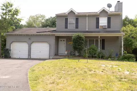 12 Dolphin Ct, Jackson, NJ 08527