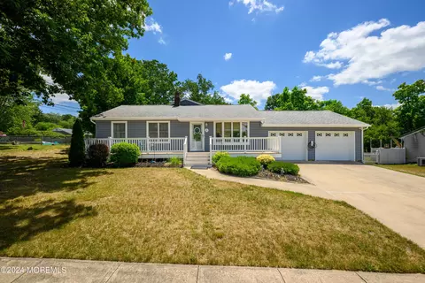 3 Robert Ave, Howell, NJ 07731