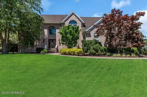 6 Chase Ct, Millstone, NJ 08510