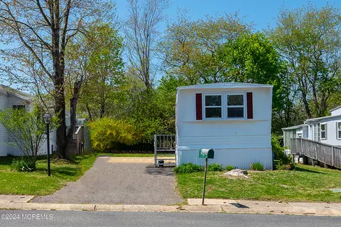 4 Alissa Ter, Jackson, NJ 08527