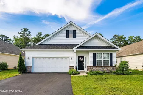96 Woodside Ln, Whiting, NJ 08759