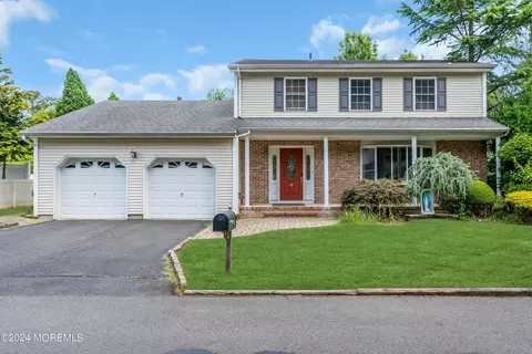 1 Disbrow Ct, East Brunswick, NJ 08816