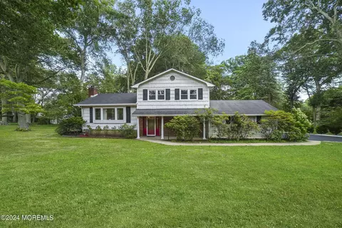 51 Dwight Rd, Middletown, NJ 07748