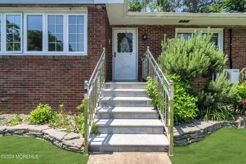 192 Pinecrest Rd, Oakhurst, NJ 07755 photo 6