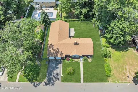 192 Pinecrest Rd, Oakhurst, NJ 07755 photo 12