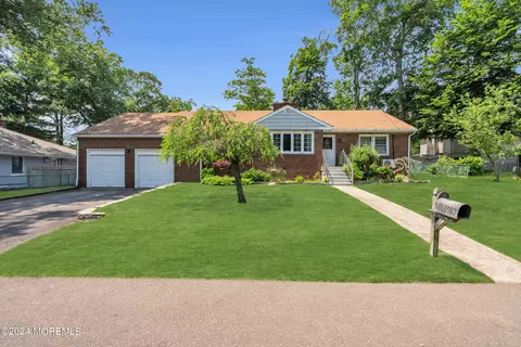 192 Pinecrest Rd, Oakhurst, NJ 07755 photo 3