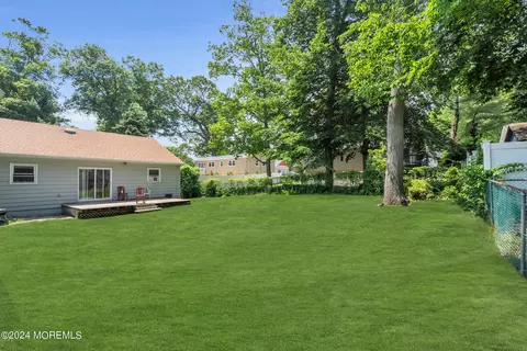 192 Pinecrest Rd, Oakhurst, NJ 07755 photo 10