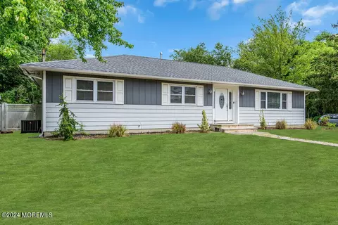655 Coolidge Ave, Toms River, NJ 08753