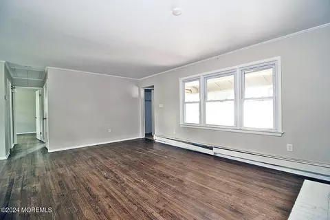 Living - 461 Ensign Rd, Forked River, NJ 08731 photo 3 of 5