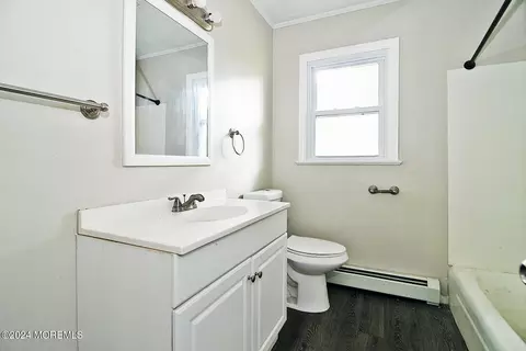 Bath - 461 Ensign Rd, Forked River, NJ 08731 photo 1 of 3