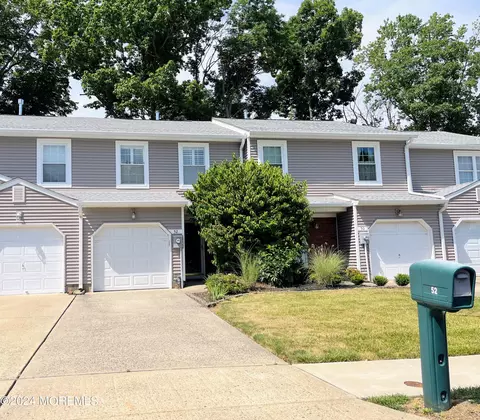 52 Birch Ln, Eatontown, NJ 07724