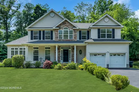 3 Pension Rd, Manalapan, NJ 07726