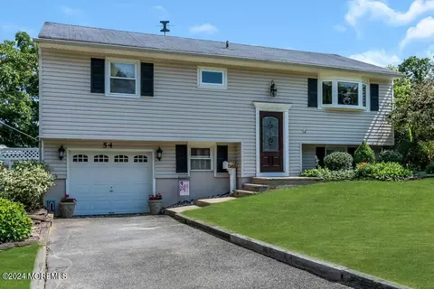 54 Salem Hill Rd, Howell, NJ 07731