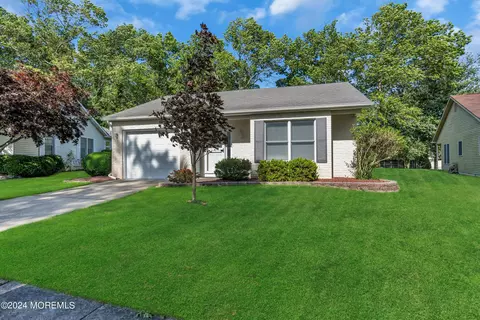 1524 Alpen Ln, Toms River, NJ 08755